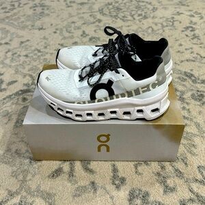 On Cloudmonster women’s running shoes size 7
